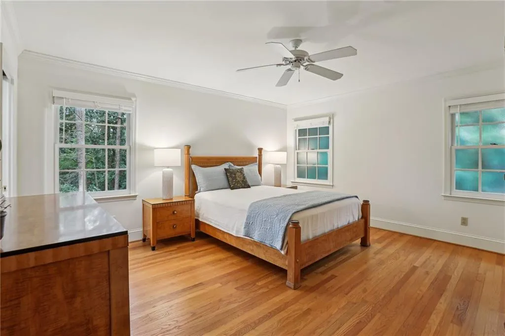 185 W Spalding Drive, Sandy Springs, Georgia 30328, 4 Bedrooms Bedrooms, ,3 BathroomsBathrooms,Residential,Sold,185 W Spalding Drive,7546601