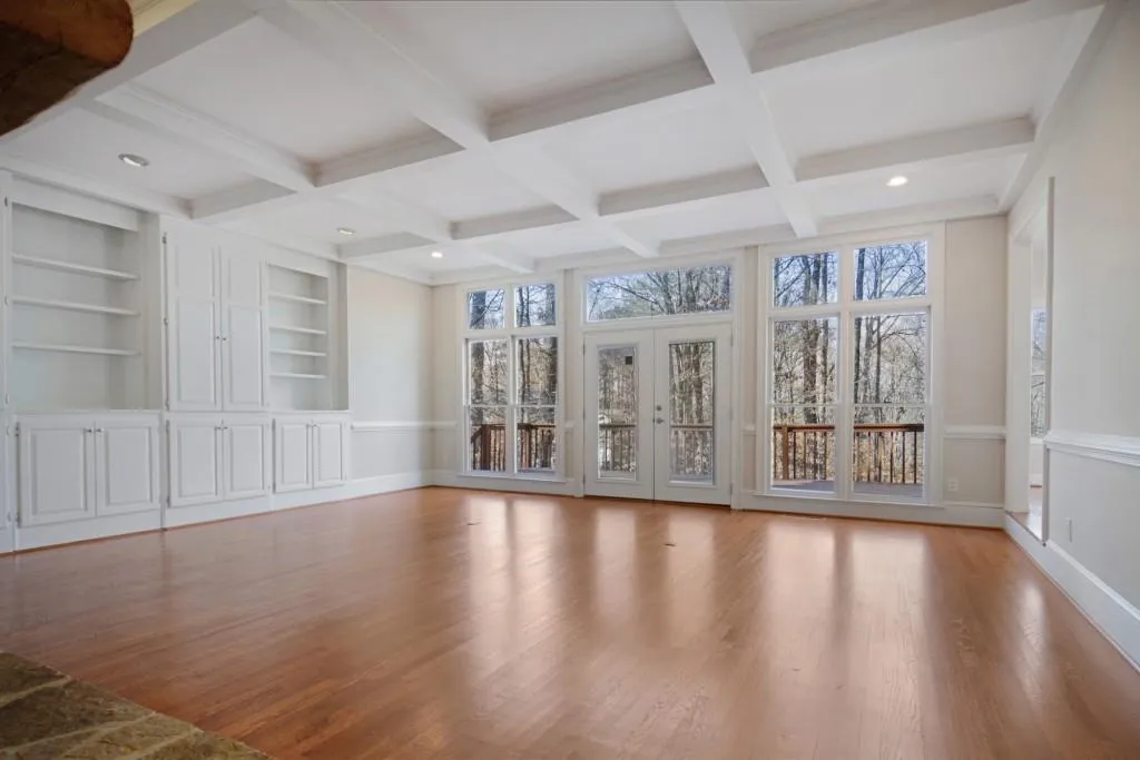 8160 Jett Ferry Road, Sandy Springs, Georgia 30350, 5 Bedrooms Bedrooms, ,5 BathroomsBathrooms,Residential,Sold,8160 Jett Ferry Road,6853002