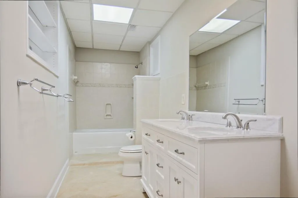 8160 Jett Ferry Road, Sandy Springs, Georgia 30350, 5 Bedrooms Bedrooms, ,5 BathroomsBathrooms,Residential,Sold,8160 Jett Ferry Road,6853002