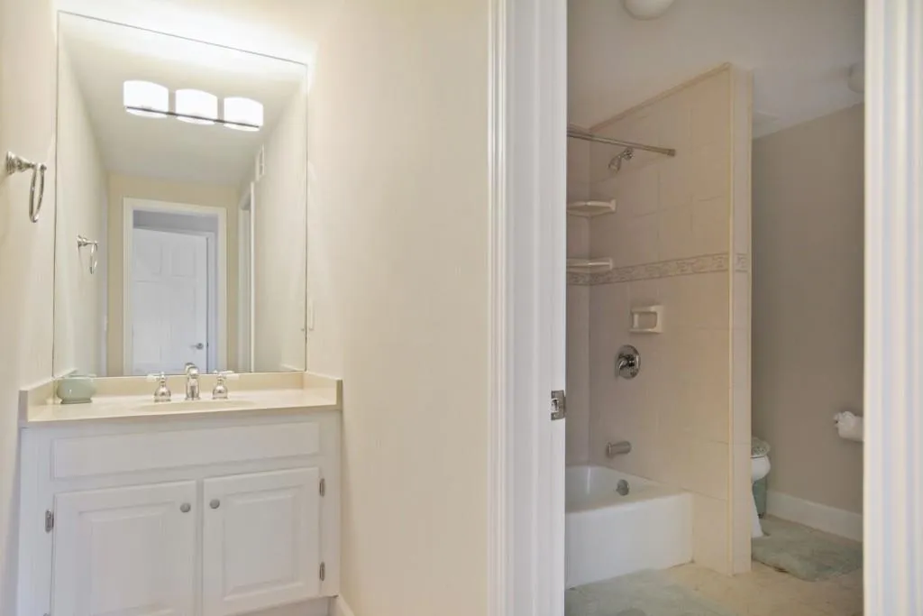 8160 Jett Ferry Road, Sandy Springs, Georgia 30350, 5 Bedrooms Bedrooms, ,5 BathroomsBathrooms,Residential,Sold,8160 Jett Ferry Road,6853002