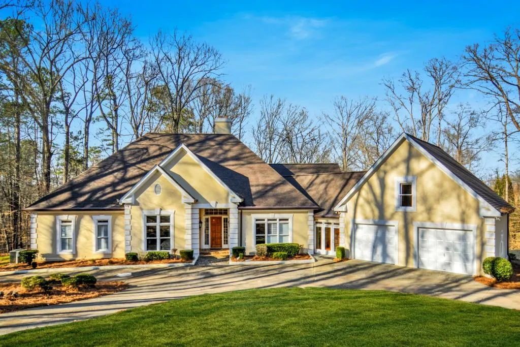 8160 Jett Ferry Road, Sandy Springs, Georgia 30350, 5 Bedrooms Bedrooms, ,5 BathroomsBathrooms,Residential,Sold,8160 Jett Ferry Road,6853002