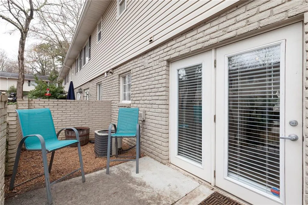 6940 Roswell Road Unit 13a, Sandy Springs, Georgia 30328, 2 Bedrooms Bedrooms, ,1 BathroomBathrooms,Residential,Sold,6940 Roswell Road Unit 13a,6828056