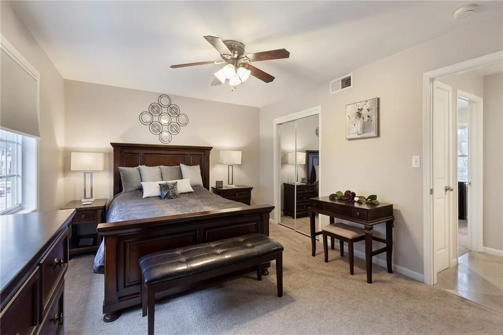 6940 Roswell Road Unit 13a, Sandy Springs, Georgia 30328, 2 Bedrooms Bedrooms, ,1 BathroomBathrooms,Residential,Sold,6940 Roswell Road Unit 13a,6828056