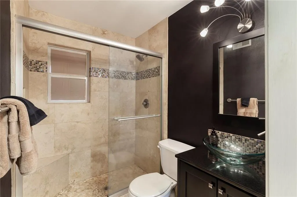 6940 Roswell Road Unit 13a, Sandy Springs, Georgia 30328, 2 Bedrooms Bedrooms, ,1 BathroomBathrooms,Residential,Sold,6940 Roswell Road Unit 13a,6828056