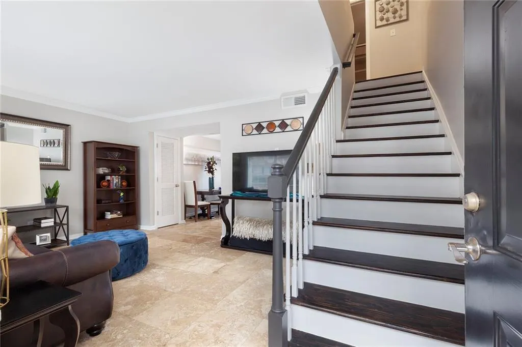 6940 Roswell Road Unit 13a, Sandy Springs, Georgia 30328, 2 Bedrooms Bedrooms, ,1 BathroomBathrooms,Residential,Sold,6940 Roswell Road Unit 13a,6828056