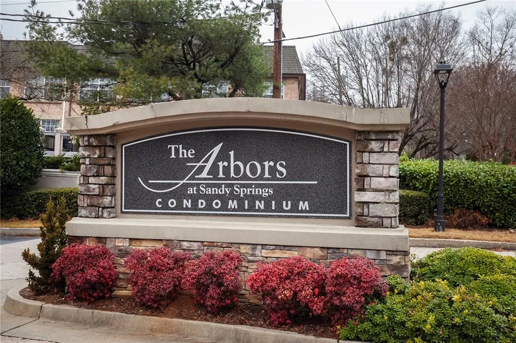 6940 Roswell Road Unit 13a, Sandy Springs, Georgia 30328, 2 Bedrooms Bedrooms, ,1 BathroomBathrooms,Residential,Sold,6940 Roswell Road Unit 13a,6828056