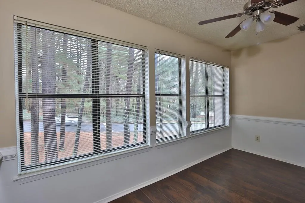 2410 Huntingdon Chase, Sandy Springs, Georgia 30350, 3 Bedrooms Bedrooms, ,2 BathroomsBathrooms,Residential,Sold,2410 Huntingdon Chase,6660829