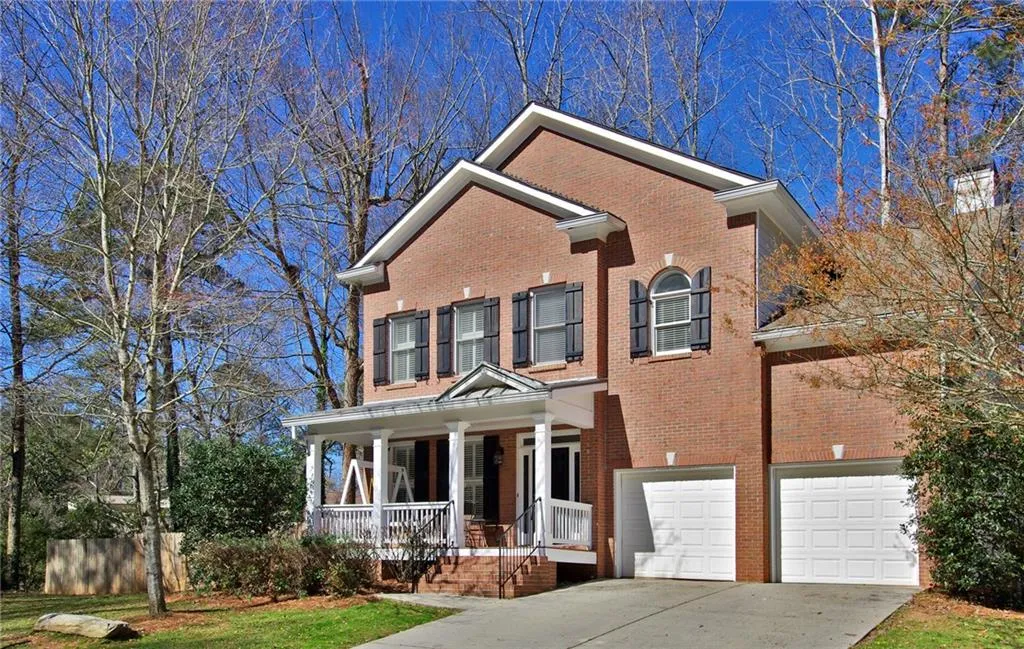 2574 Cove Circle Ne, Brookhaven, Georgia 30319, 3 Bedrooms Bedrooms, ,2 BathroomsBathrooms,Residential,Sold,2574 Cove Circle Ne,5816199