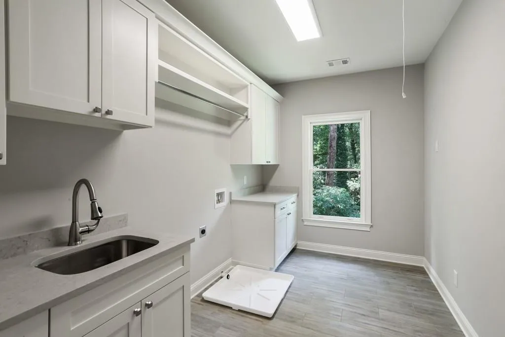 6368 Vernon Woods Drive, Sandy Springs, Georgia 30328, 4 Bedrooms Bedrooms, ,4 BathroomsBathrooms,Residential,Sold,6368 Vernon Woods Drive,6557115