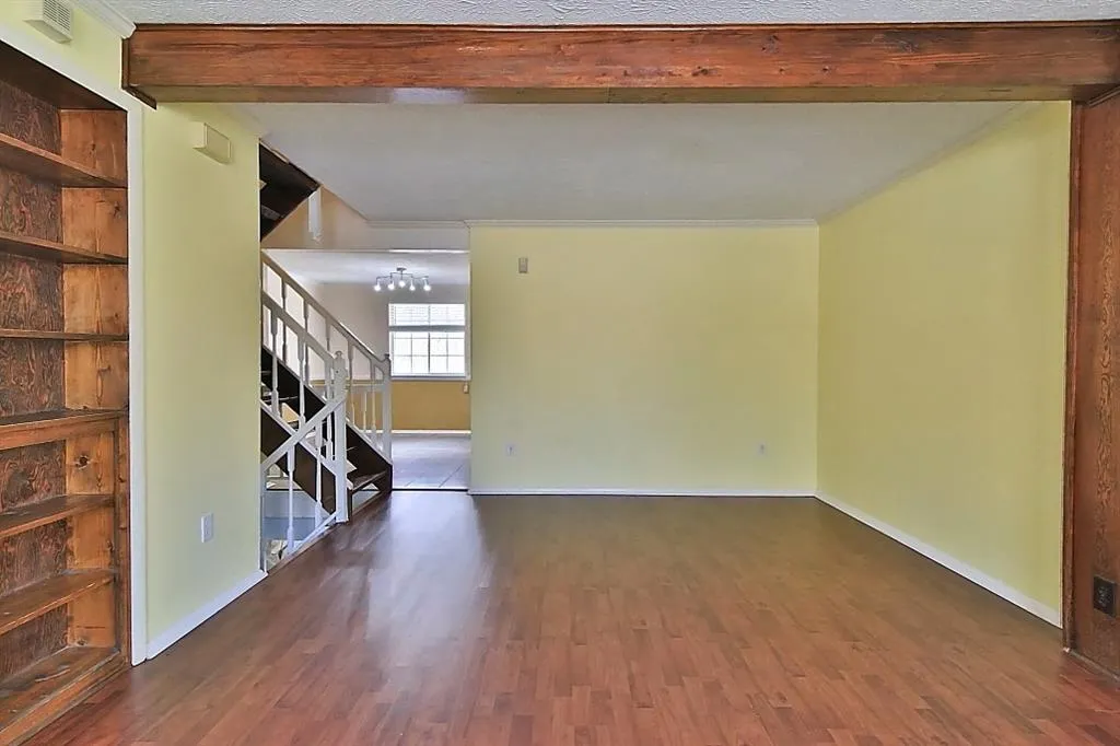 8877 Roberts Drive, Sandy Springs, Georgia 30350, 2 Bedrooms Bedrooms, ,2 BathroomsBathrooms,Residential,Sold,8877 Roberts Drive,6118608