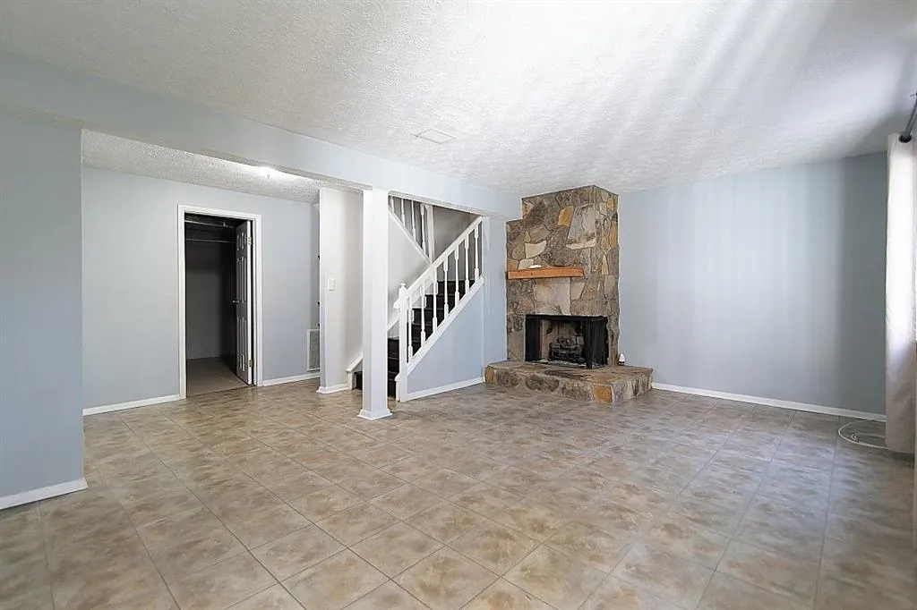 8877 Roberts Drive, Sandy Springs, Georgia 30350, 2 Bedrooms Bedrooms, ,2 BathroomsBathrooms,Residential,Sold,8877 Roberts Drive,6118608