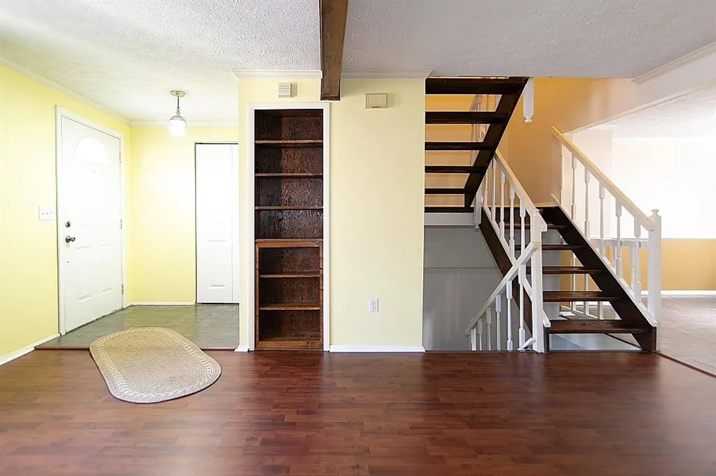 8877 Roberts Drive, Sandy Springs, Georgia 30350, 2 Bedrooms Bedrooms, ,2 BathroomsBathrooms,Residential,Sold,8877 Roberts Drive,6118608