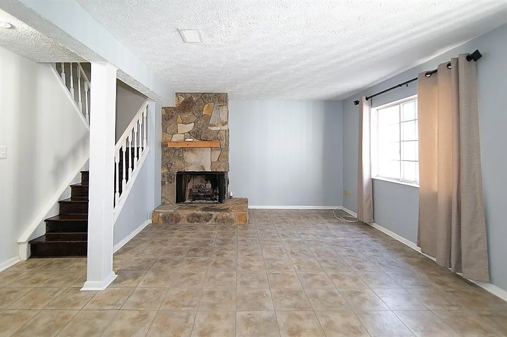 8877 Roberts Drive, Sandy Springs, Georgia 30350, 2 Bedrooms Bedrooms, ,2 BathroomsBathrooms,Residential,Sold,8877 Roberts Drive,6118608