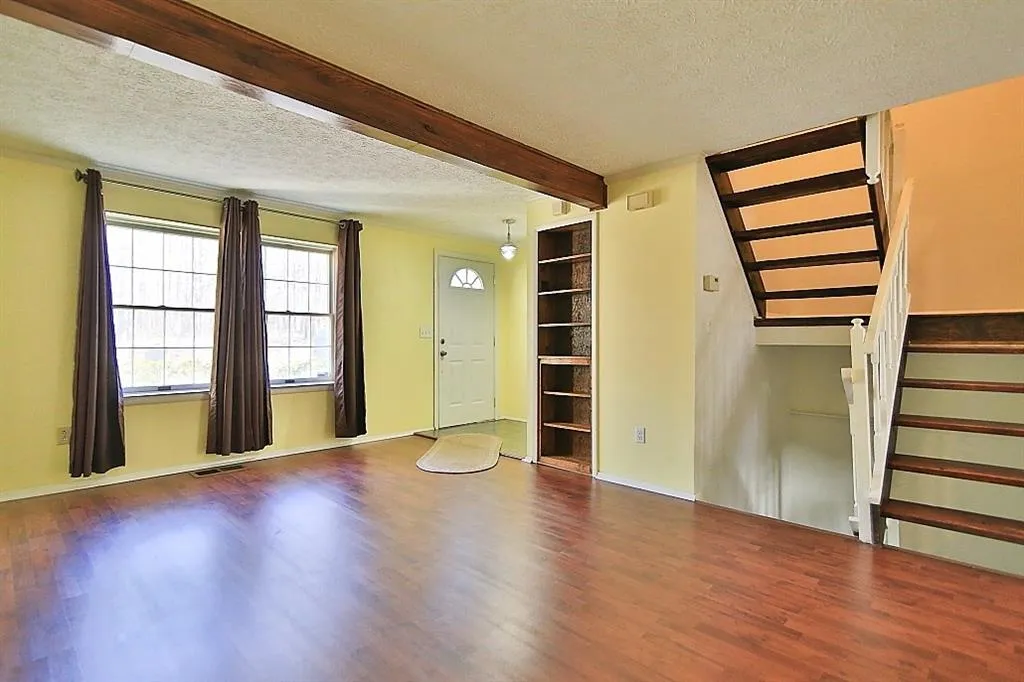 8877 Roberts Drive, Sandy Springs, Georgia 30350, 2 Bedrooms Bedrooms, ,2 BathroomsBathrooms,Residential,Sold,8877 Roberts Drive,6118608