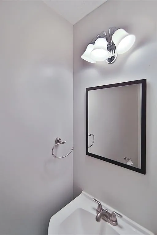 8877 Roberts Drive, Sandy Springs, Georgia 30350, 2 Bedrooms Bedrooms, ,2 BathroomsBathrooms,Residential,Sold,8877 Roberts Drive,6118608