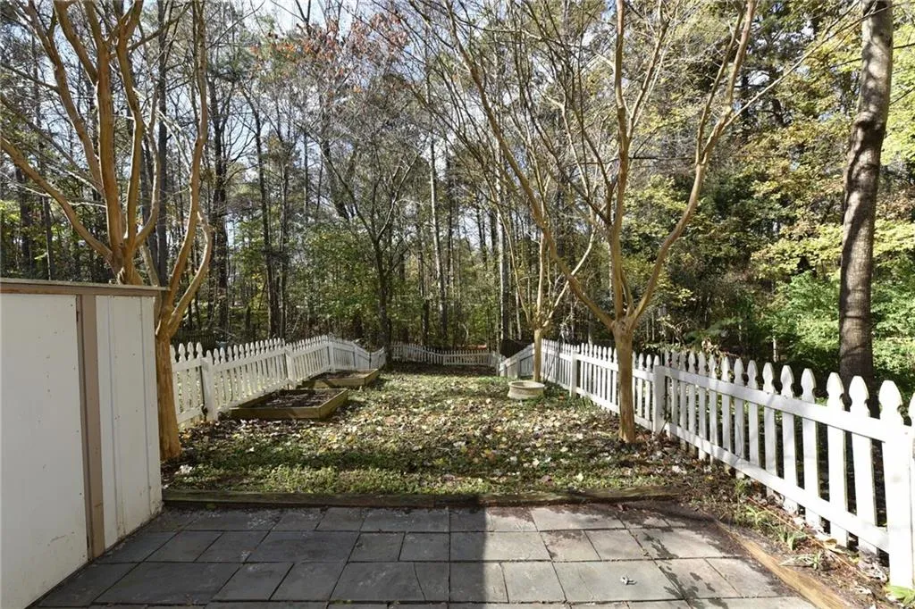 8877 Roberts Drive, Sandy Springs, Georgia 30350, 2 Bedrooms Bedrooms, ,2 BathroomsBathrooms,Residential,Sold,8877 Roberts Drive,6118608