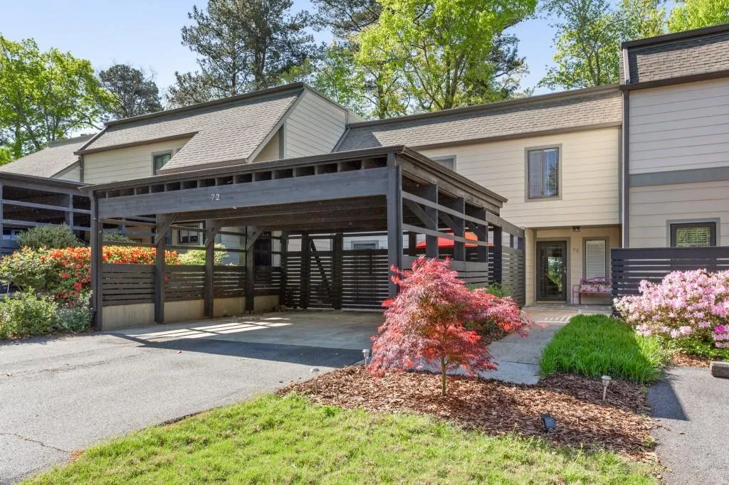 72 Forrest Place Unit 72, Sandy Springs, Georgia 30328, 3 Bedrooms Bedrooms, ,2 BathroomsBathrooms,Residential,Sold,72 Forrest Place Unit 72,6869486