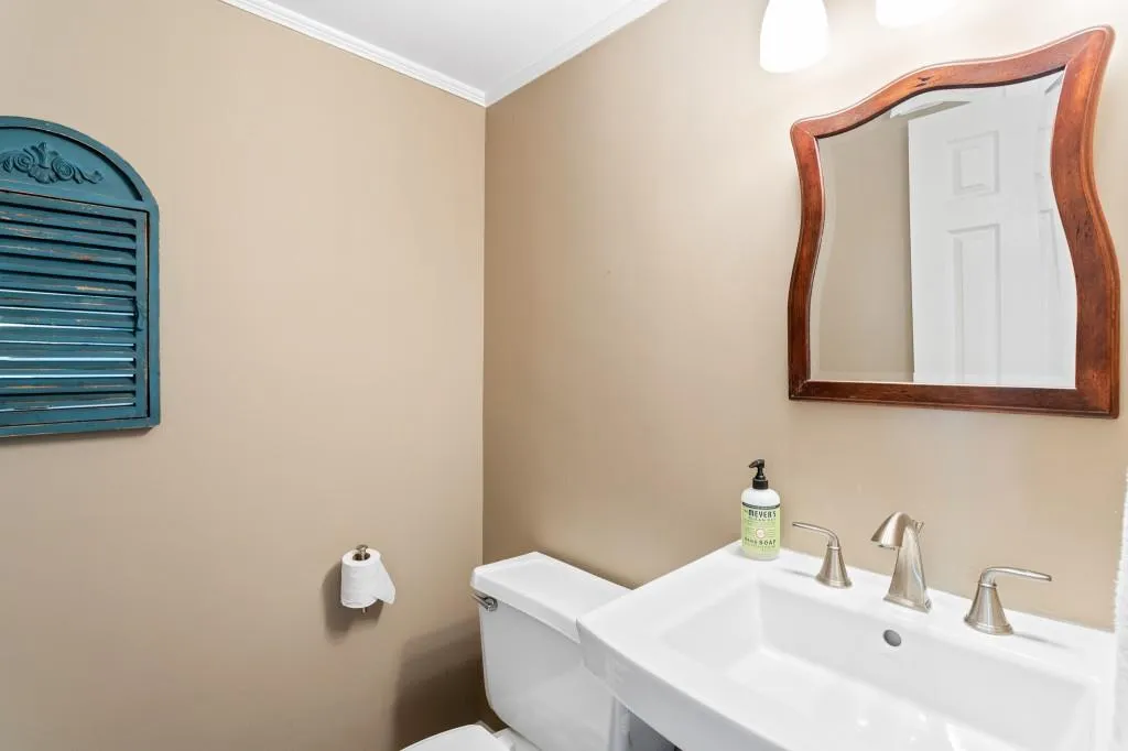 72 Forrest Place Unit 72, Sandy Springs, Georgia 30328, 3 Bedrooms Bedrooms, ,2 BathroomsBathrooms,Residential,Sold,72 Forrest Place Unit 72,6869486