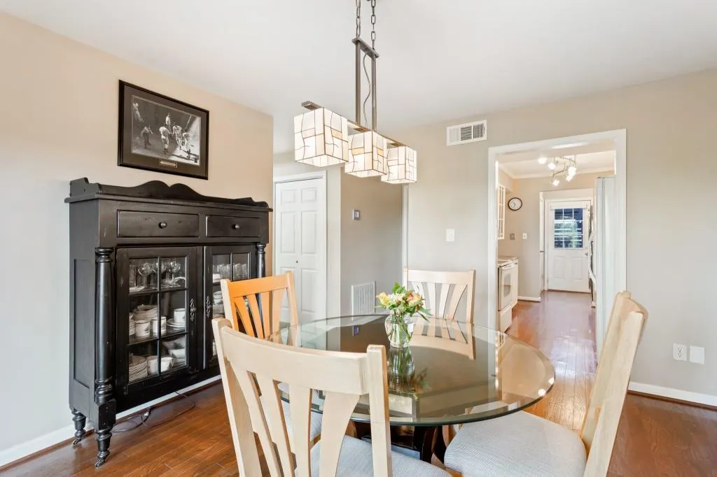 72 Forrest Place Unit 72, Sandy Springs, Georgia 30328, 3 Bedrooms Bedrooms, ,2 BathroomsBathrooms,Residential,Sold,72 Forrest Place Unit 72,6869486