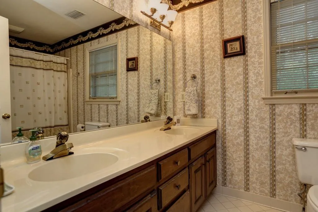 415 Spindle Court, Sandy Springs, Georgia 30350, 5 Bedrooms Bedrooms, ,4 BathroomsBathrooms,Residential,Sold,415 Spindle Court,6720320