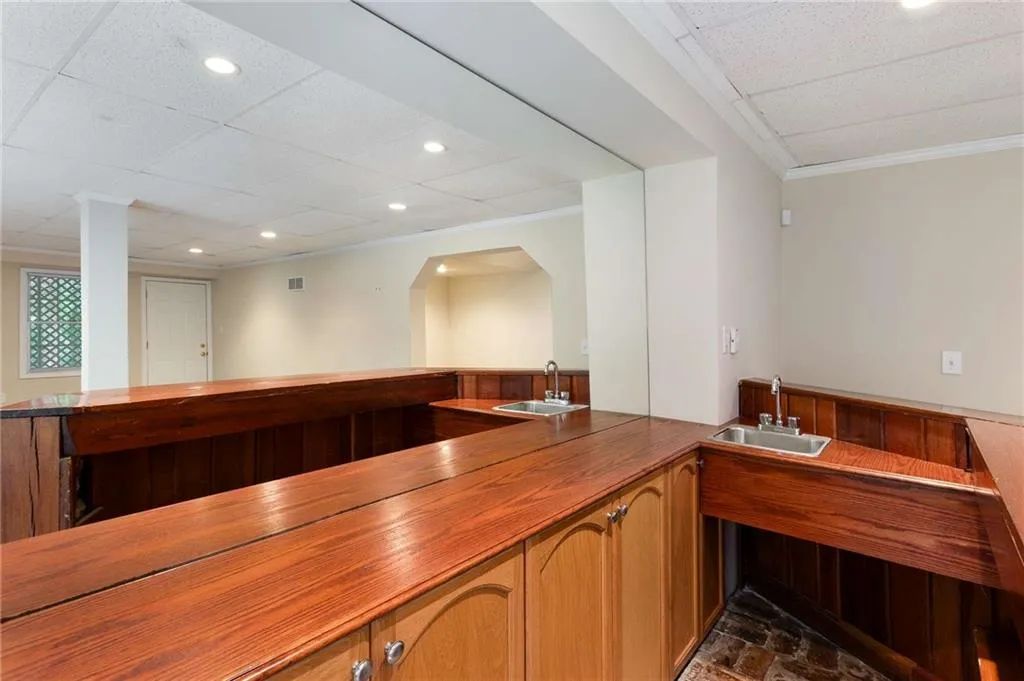 205 Abington Drive, Sandy Springs, Georgia 30328, 5 Bedrooms Bedrooms, ,4 BathroomsBathrooms,Residential,Sold,205 Abington Drive,7403292