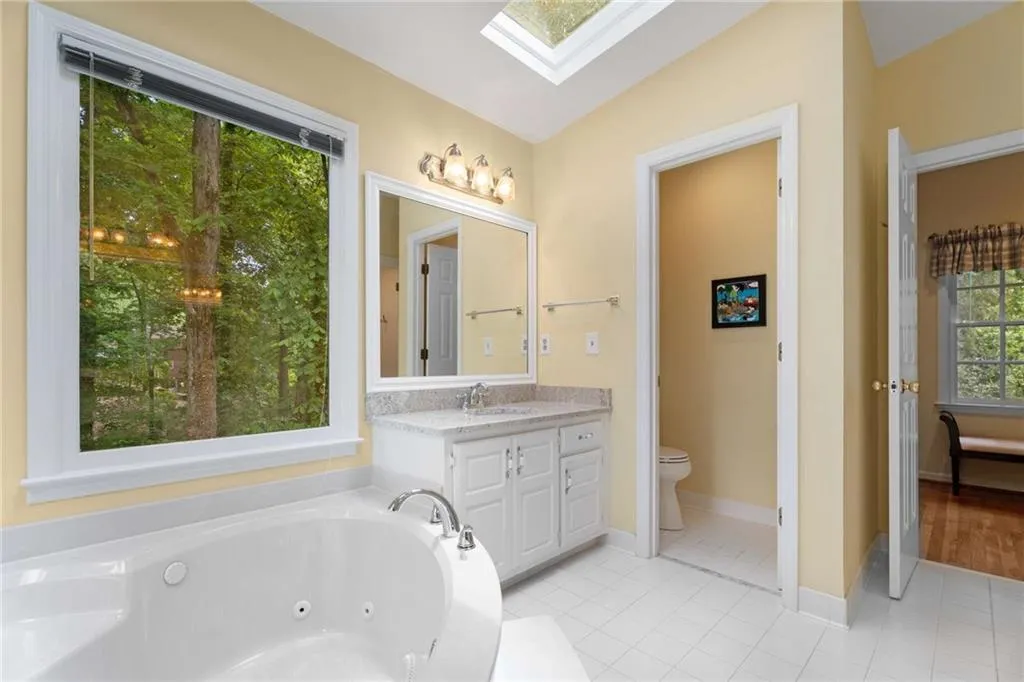 205 Abington Drive, Sandy Springs, Georgia 30328, 5 Bedrooms Bedrooms, ,4 BathroomsBathrooms,Residential,Sold,205 Abington Drive,7403292