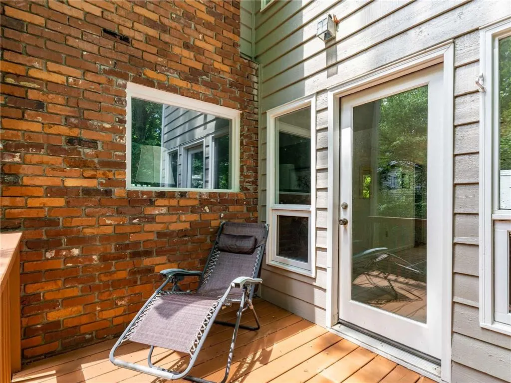 205 Abington Drive, Sandy Springs, Georgia 30328, 5 Bedrooms Bedrooms, ,4 BathroomsBathrooms,Residential,Sold,205 Abington Drive,7403292