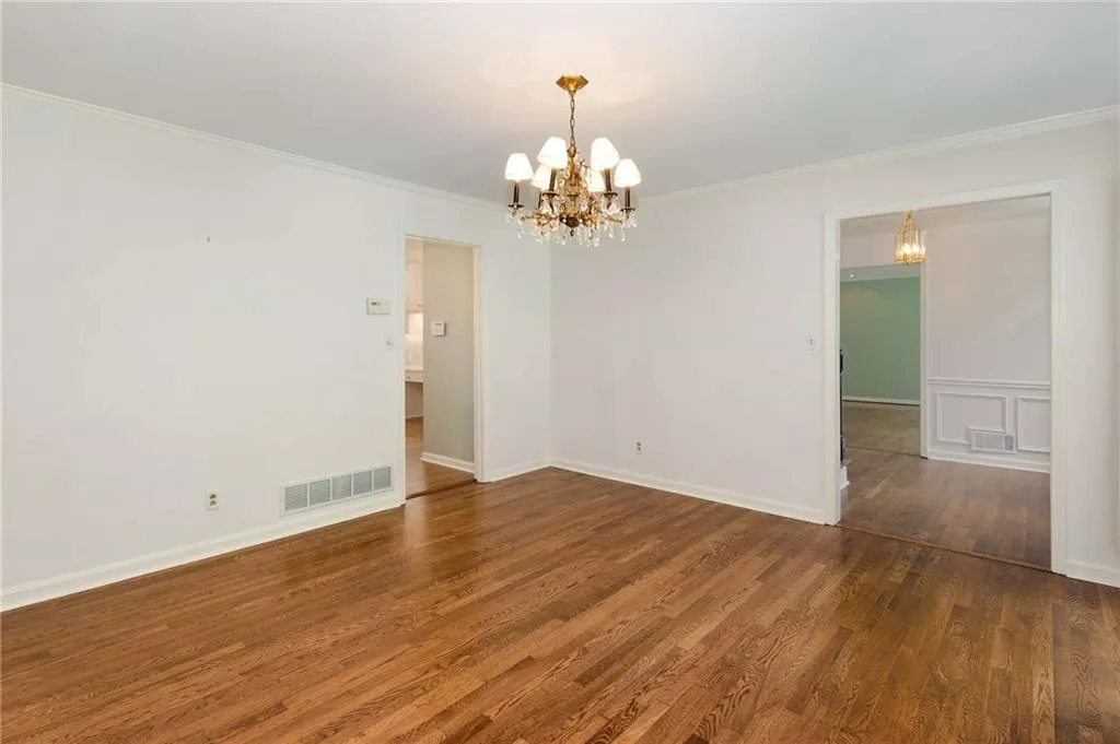 205 Abington Drive, Sandy Springs, Georgia 30328, 5 Bedrooms Bedrooms, ,4 BathroomsBathrooms,Residential,Sold,205 Abington Drive,7403292