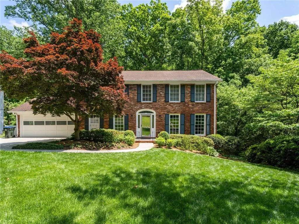 205 Abington Drive, Sandy Springs, Georgia 30328, 5 Bedrooms Bedrooms, ,4 BathroomsBathrooms,Residential,Sold,205 Abington Drive,7403292