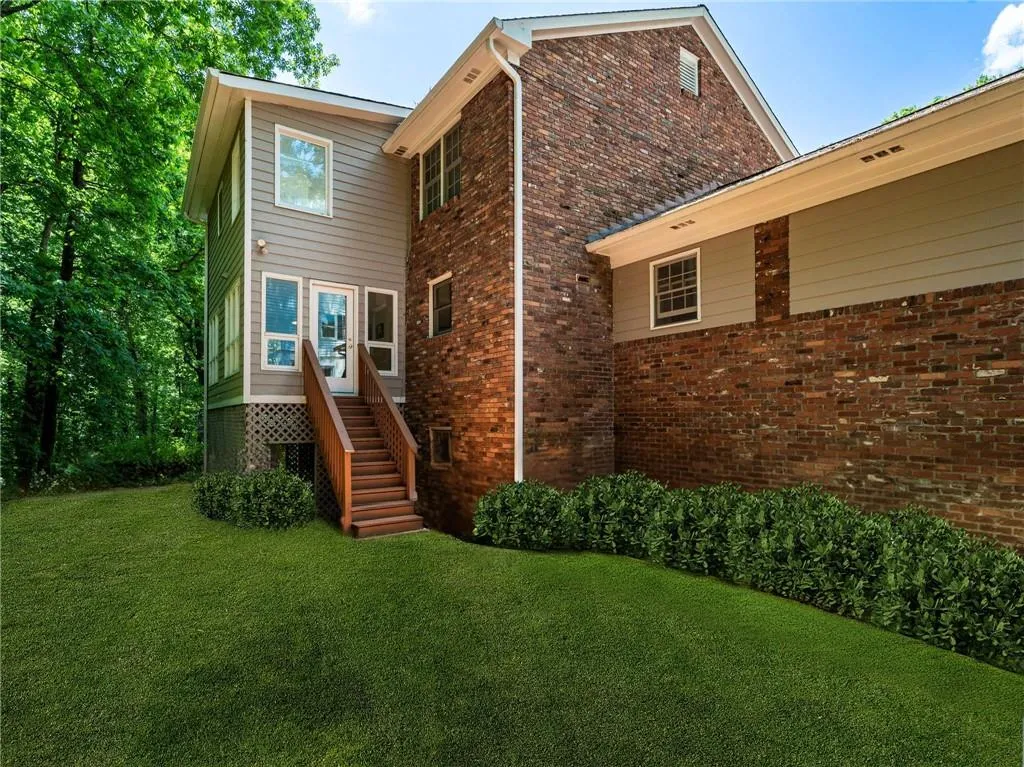 Virtual rendering of a flat yard