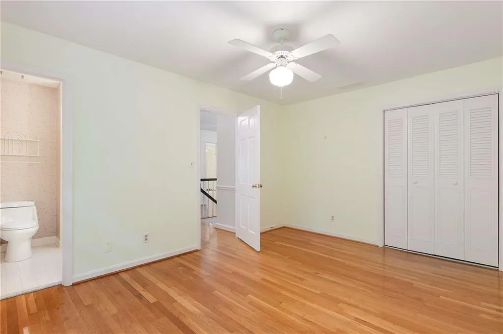 Ensuite upstairs large bedroom.. 1 of 3 secondary upstairs bedrooms