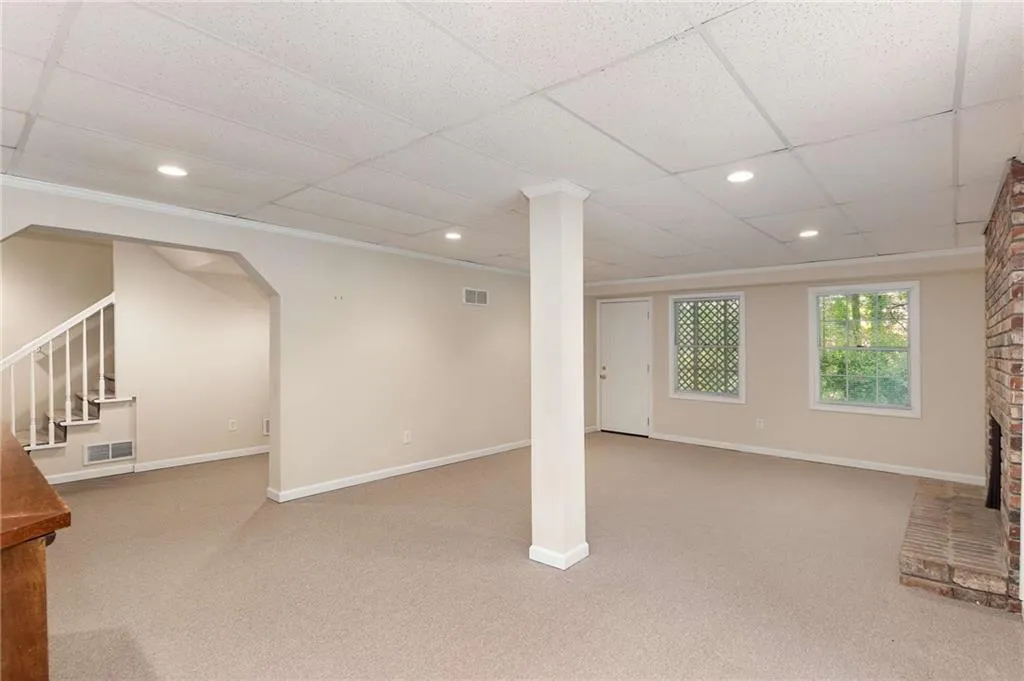 205 Abington Drive, Sandy Springs, Georgia 30328, 5 Bedrooms Bedrooms, ,4 BathroomsBathrooms,Residential,Sold,205 Abington Drive,7403292