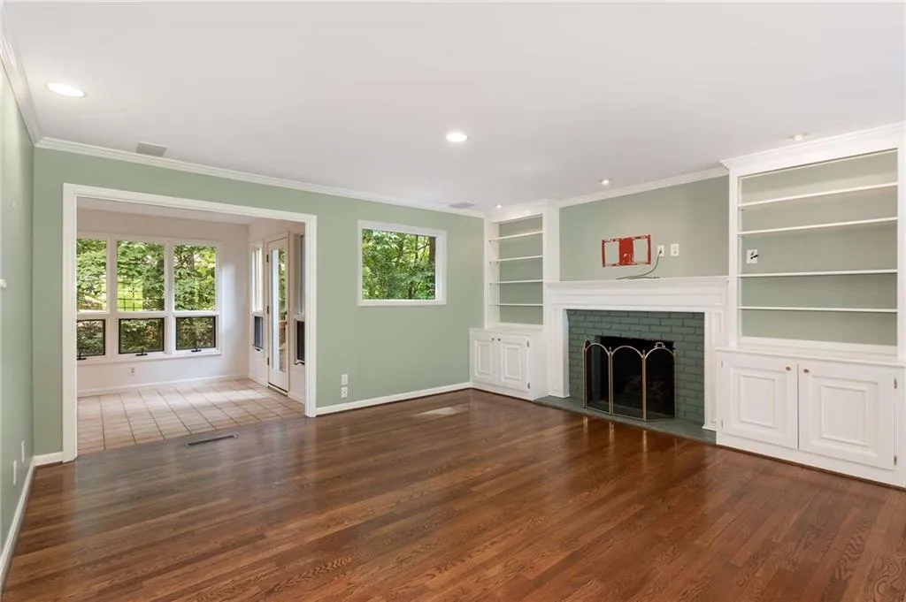 205 Abington Drive, Sandy Springs, Georgia 30328, 5 Bedrooms Bedrooms, ,4 BathroomsBathrooms,Residential,Sold,205 Abington Drive,7403292