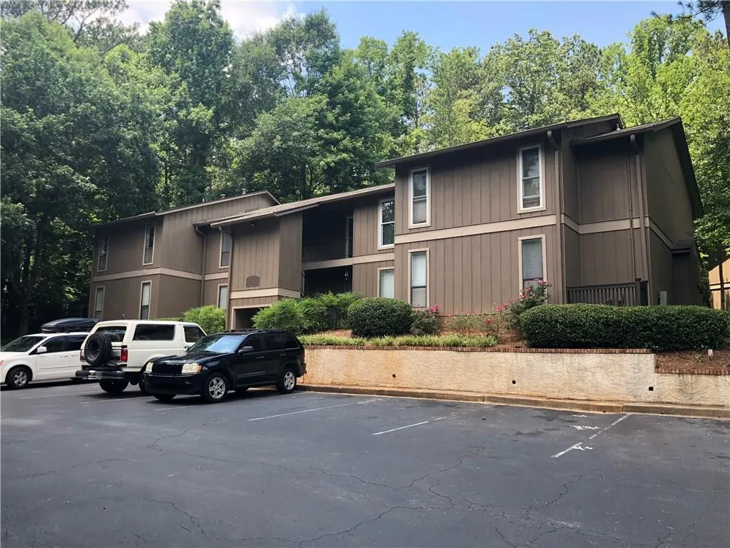 8740 Roswell Road Unit 8c, Atlanta, Georgia 30350, 3 Bedrooms Bedrooms, ,2 BathroomsBathrooms,Residential,Sold,8740 Roswell Road Unit 8c,6030712
