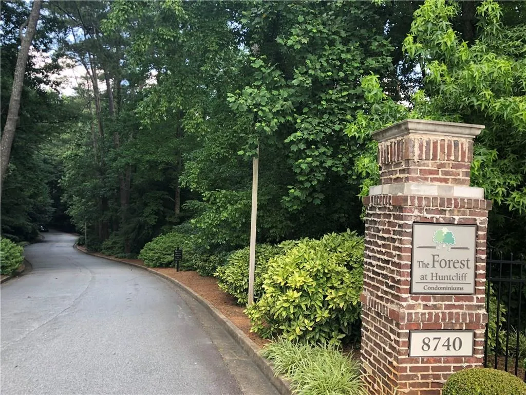 8740 Roswell Road Unit 8c, Atlanta, Georgia 30350, 3 Bedrooms Bedrooms, ,2 BathroomsBathrooms,Residential,Sold,8740 Roswell Road Unit 8c,6030712