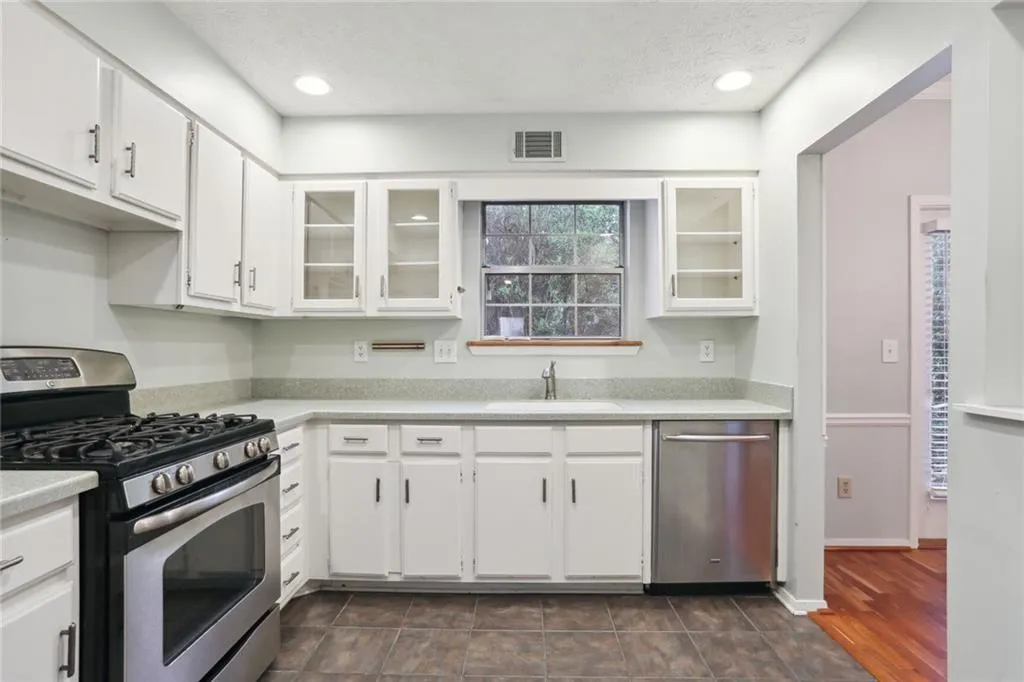 108 Wedgewood Way, Sandy Springs, Georgia 30350, 2 Bedrooms Bedrooms, ,2 BathroomsBathrooms,Residential,Sold,108 Wedgewood Way,7359077