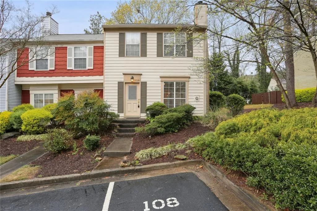 108 Wedgewood Way, Sandy Springs, Georgia 30350, 2 Bedrooms Bedrooms, ,2 BathroomsBathrooms,Residential,Sold,108 Wedgewood Way,7359077