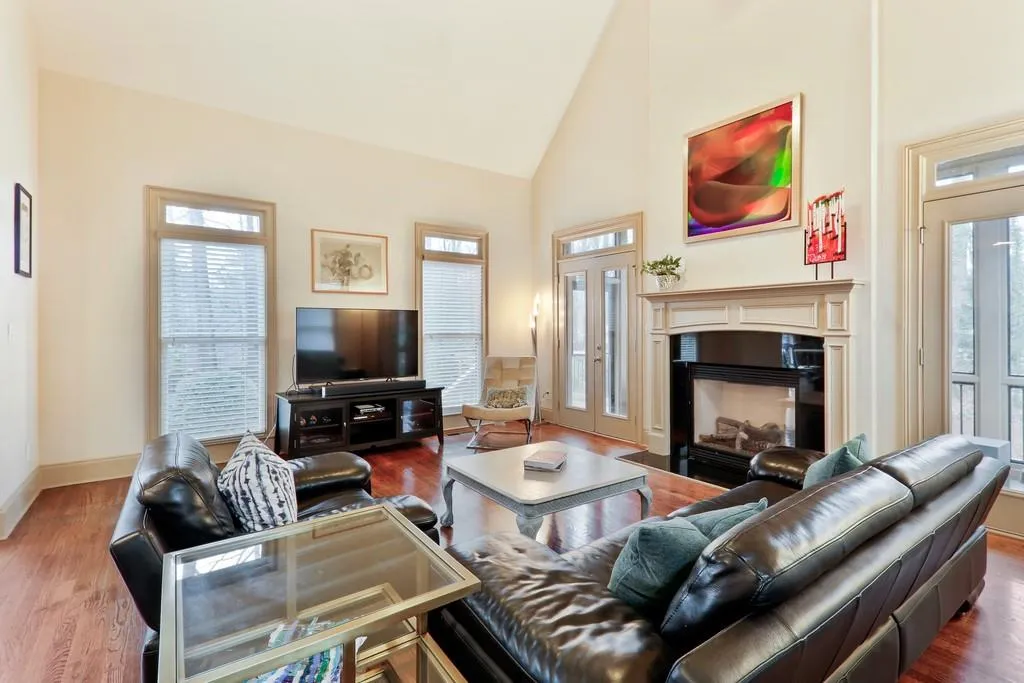 1050 Manorwood Court Ne, Sandy Springs, Georgia 30328, 4 Bedrooms Bedrooms, ,4 BathroomsBathrooms,Residential,Sold,1050 Manorwood Court Ne,6672566