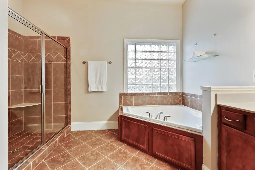 1050 Manorwood Court Ne, Sandy Springs, Georgia 30328, 4 Bedrooms Bedrooms, ,4 BathroomsBathrooms,Residential,Sold,1050 Manorwood Court Ne,6672566