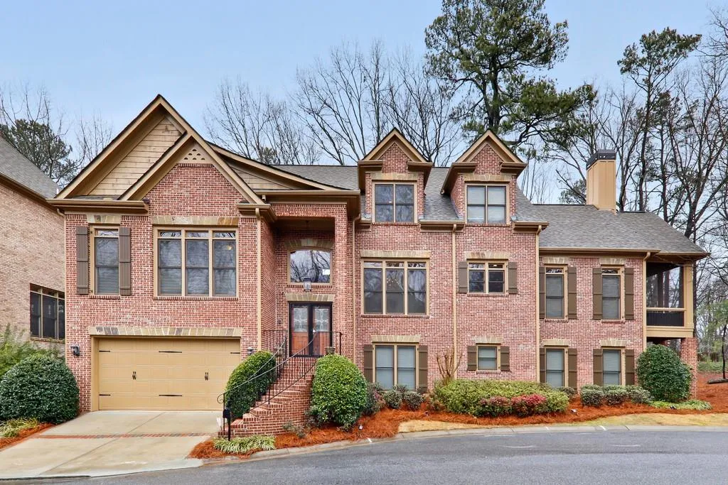 1050 Manorwood Court Ne, Sandy Springs, Georgia 30328, 4 Bedrooms Bedrooms, ,4 BathroomsBathrooms,Residential,Sold,1050 Manorwood Court Ne,6672566