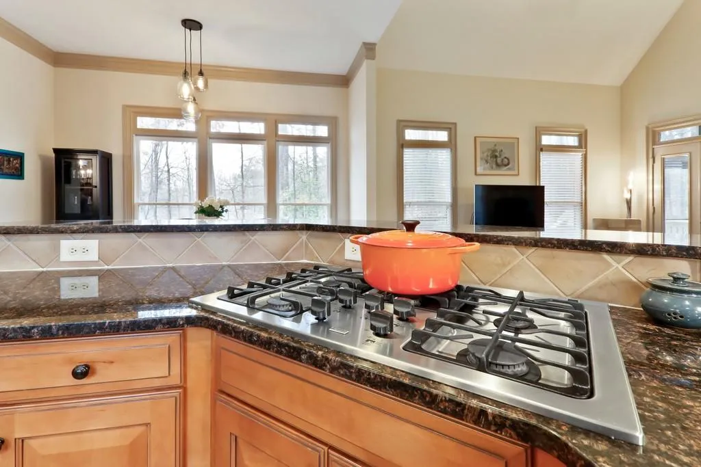 1050 Manorwood Court Ne, Sandy Springs, Georgia 30328, 4 Bedrooms Bedrooms, ,4 BathroomsBathrooms,Residential,Sold,1050 Manorwood Court Ne,6672566