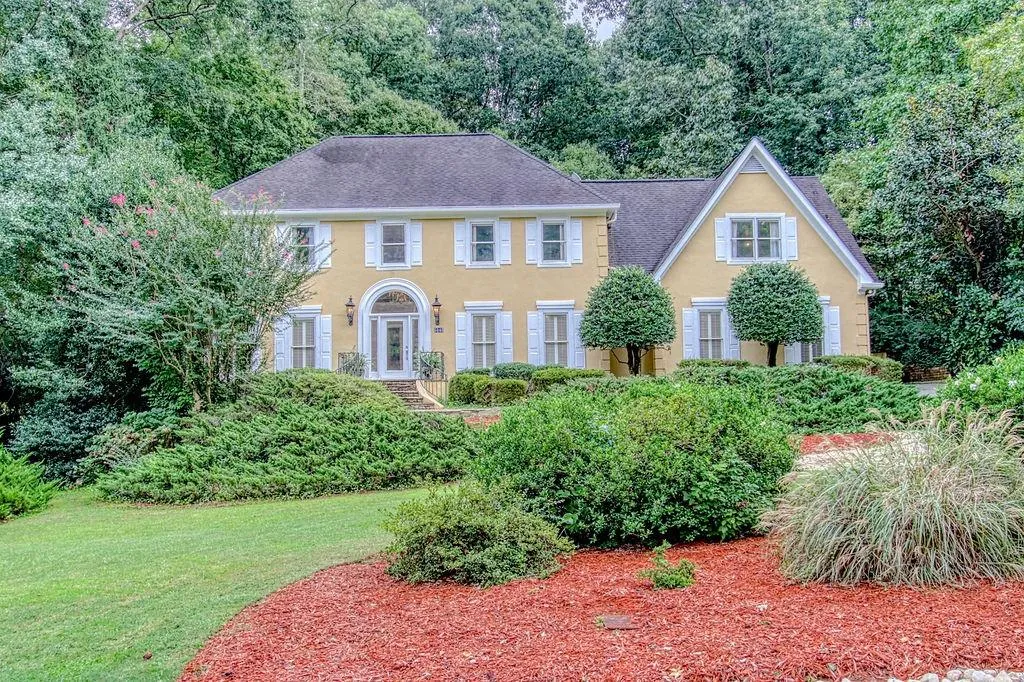 5045 Magnolia Bluff Drive, Sandy Springs, Georgia 30350, 5 Bedrooms Bedrooms, ,4 BathroomsBathrooms,Residential,Sold,5045 Magnolia Bluff Drive,6937345