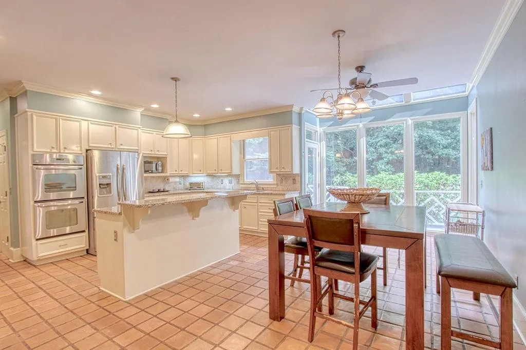5045 Magnolia Bluff Drive, Sandy Springs, Georgia 30350, 5 Bedrooms Bedrooms, ,4 BathroomsBathrooms,Residential,Sold,5045 Magnolia Bluff Drive,6937345
