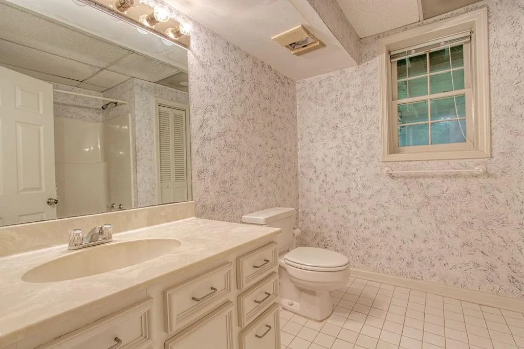 5045 Magnolia Bluff Drive, Sandy Springs, Georgia 30350, 5 Bedrooms Bedrooms, ,4 BathroomsBathrooms,Residential,Sold,5045 Magnolia Bluff Drive,6937345