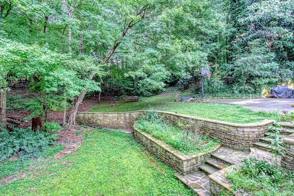 5045 Magnolia Bluff Drive, Sandy Springs, Georgia 30350, 5 Bedrooms Bedrooms, ,4 BathroomsBathrooms,Residential,Sold,5045 Magnolia Bluff Drive,6937345
