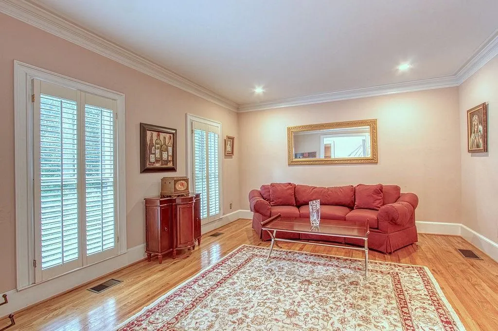 5045 Magnolia Bluff Drive, Sandy Springs, Georgia 30350, 5 Bedrooms Bedrooms, ,4 BathroomsBathrooms,Residential,Sold,5045 Magnolia Bluff Drive,6937345
