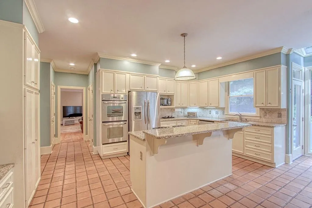 5045 Magnolia Bluff Drive, Sandy Springs, Georgia 30350, 5 Bedrooms Bedrooms, ,4 BathroomsBathrooms,Residential,Sold,5045 Magnolia Bluff Drive,6937345