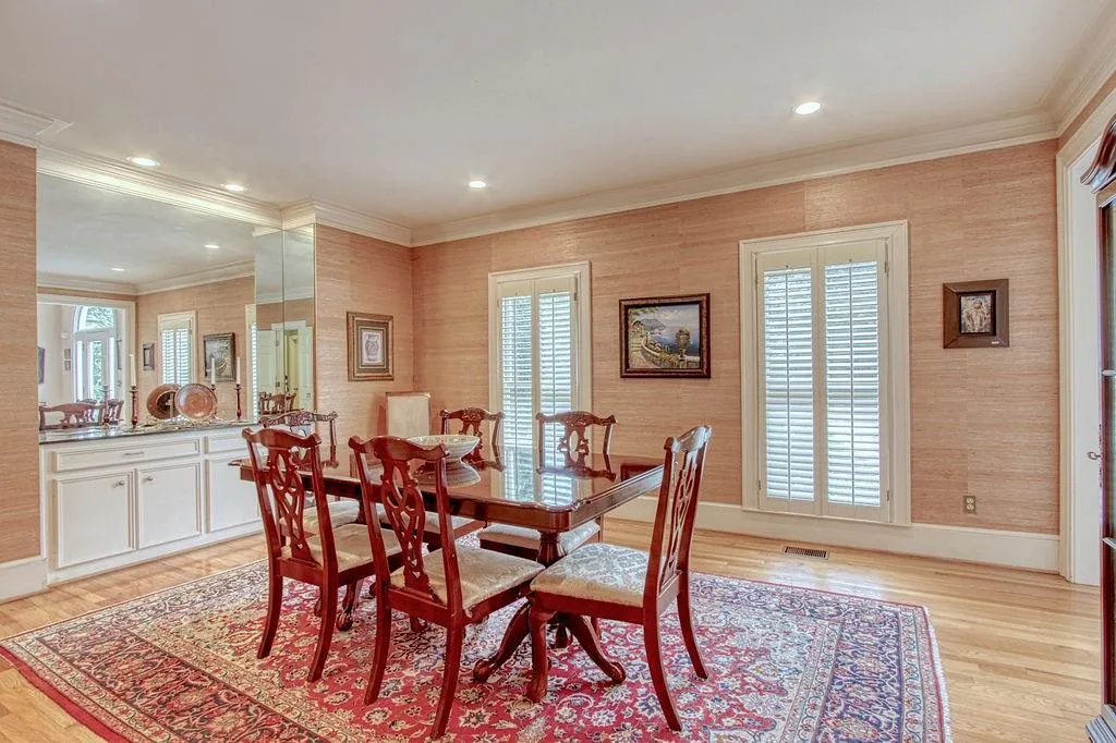 5045 Magnolia Bluff Drive, Sandy Springs, Georgia 30350, 5 Bedrooms Bedrooms, ,4 BathroomsBathrooms,Residential,Sold,5045 Magnolia Bluff Drive,6937345