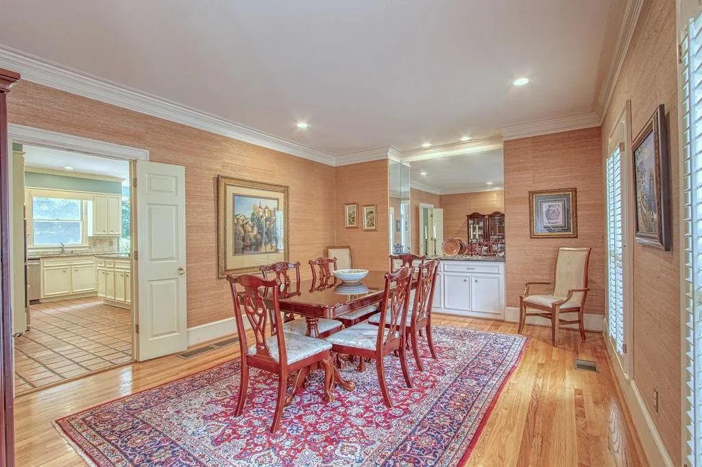 5045 Magnolia Bluff Drive, Sandy Springs, Georgia 30350, 5 Bedrooms Bedrooms, ,4 BathroomsBathrooms,Residential,Sold,5045 Magnolia Bluff Drive,6937345