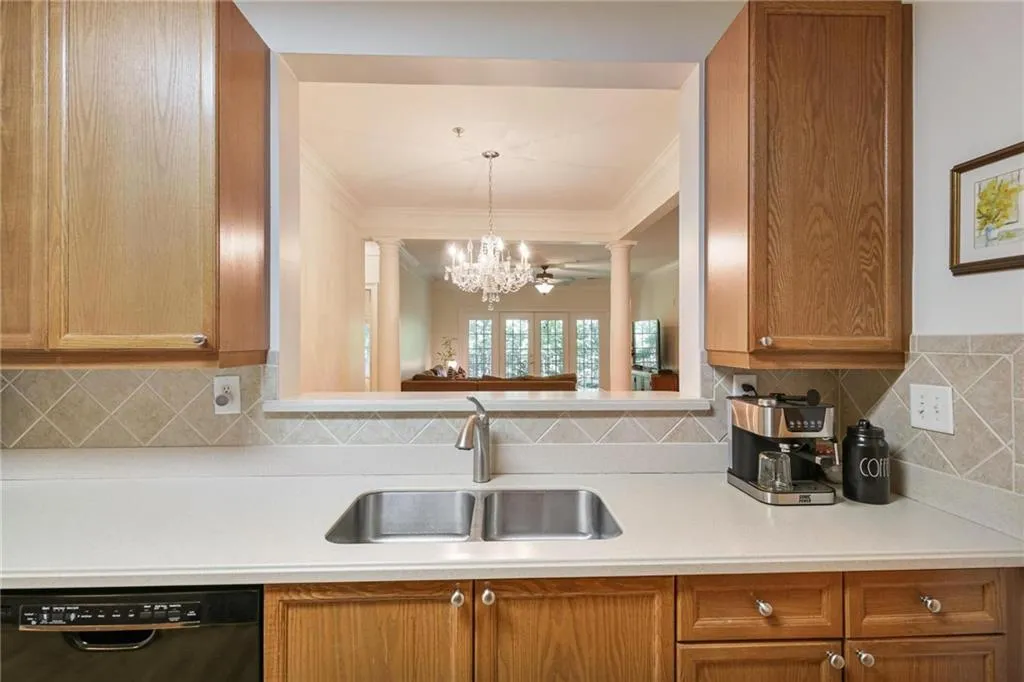 5415 Northland Drive Unit 304, Atlanta, Georgia 30342, 2 Bedrooms Bedrooms, ,2 BathroomsBathrooms,Residential,Sold,5415 Northland Drive Unit 304,7395618